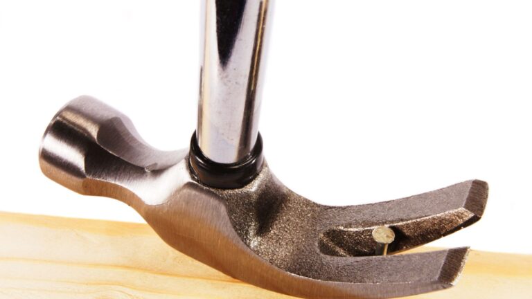 Claw Hammer Guide: Nail Woodworking Projects Like a Boss!