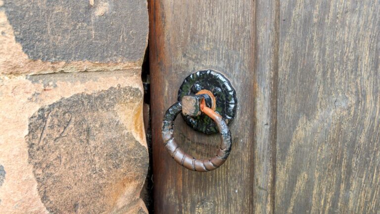 Stylish Barn Door Handles to Elevate Your Home’s Aesthetics