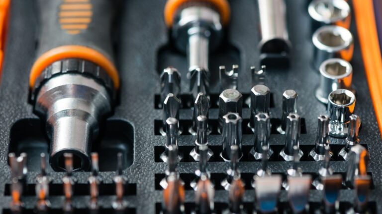 An Introduction to Choosing the Best Precision Screwdriver Set for Your DIY Projects