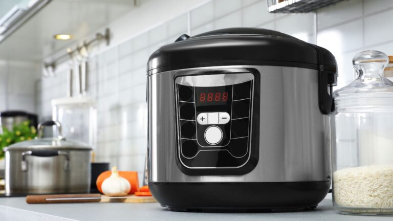 The Ultimate Guide to Using an Instant Pot Pressure Cooker for Effortless Cooking