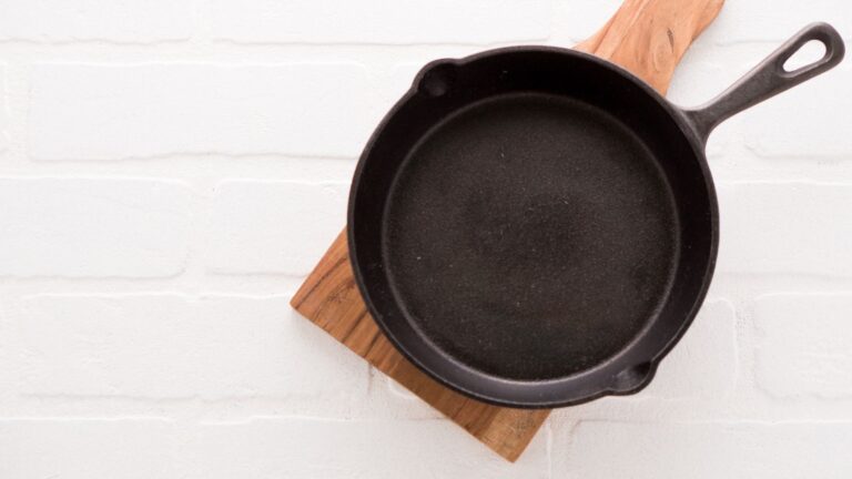 Unveiling Cast Iron Skillets: Surprising Cooking Benefits!